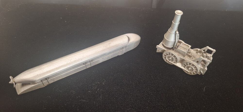 Vintage Gützold Metal Locomotives – Schienenzeppelin & Rocket Pair